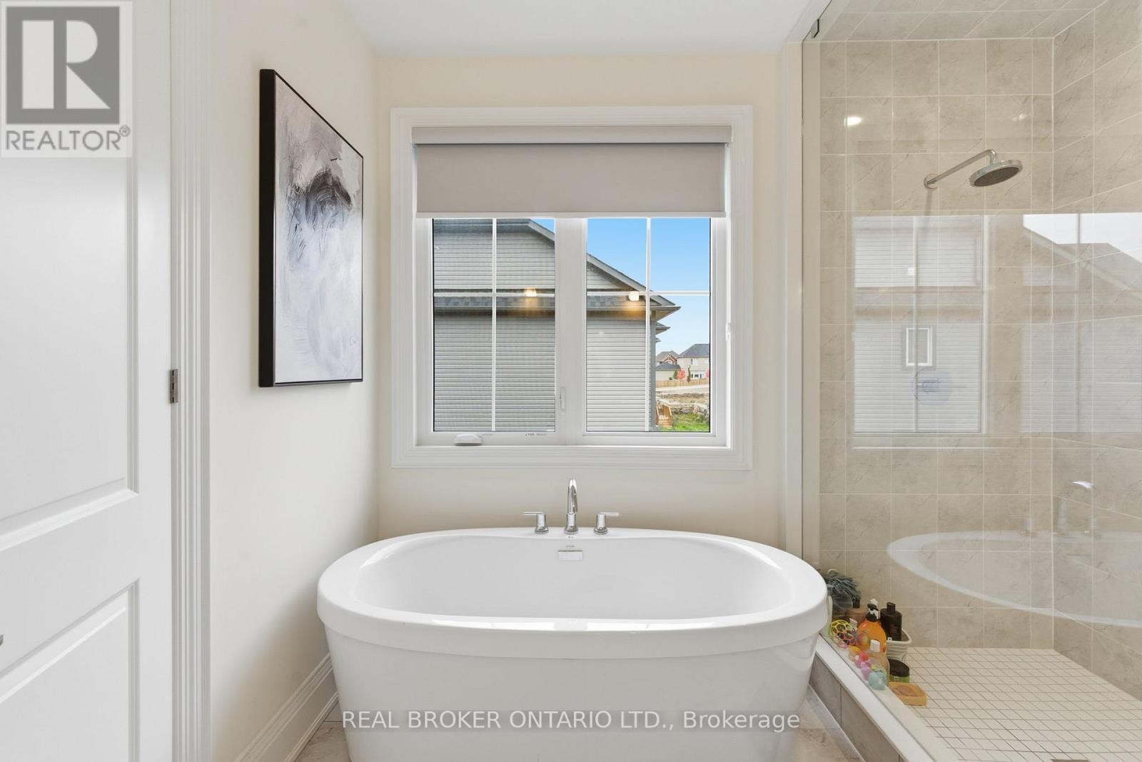 26 Autumn Frost Road, Otonabee-South Monaghan, ON - Indoor Photo Showing Bathroom