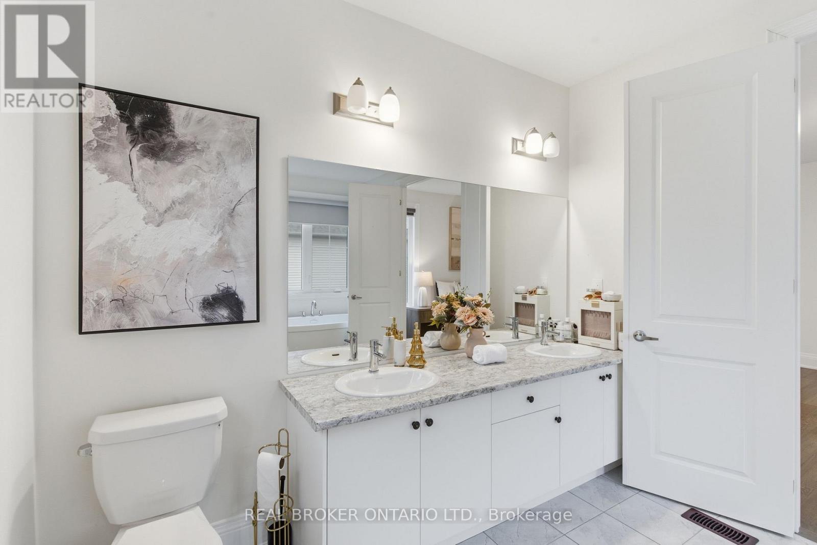 26 Autumn Frost Road, Otonabee-South Monaghan, ON - Indoor Photo Showing Bathroom