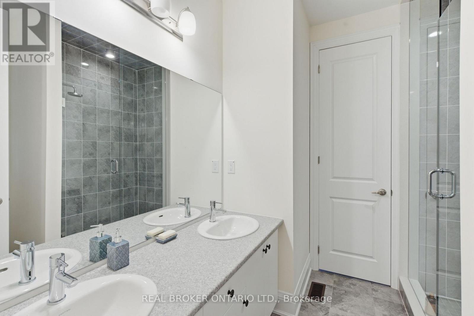 26 Autumn Frost Road, Otonabee-South Monaghan, ON - Indoor Photo Showing Bathroom