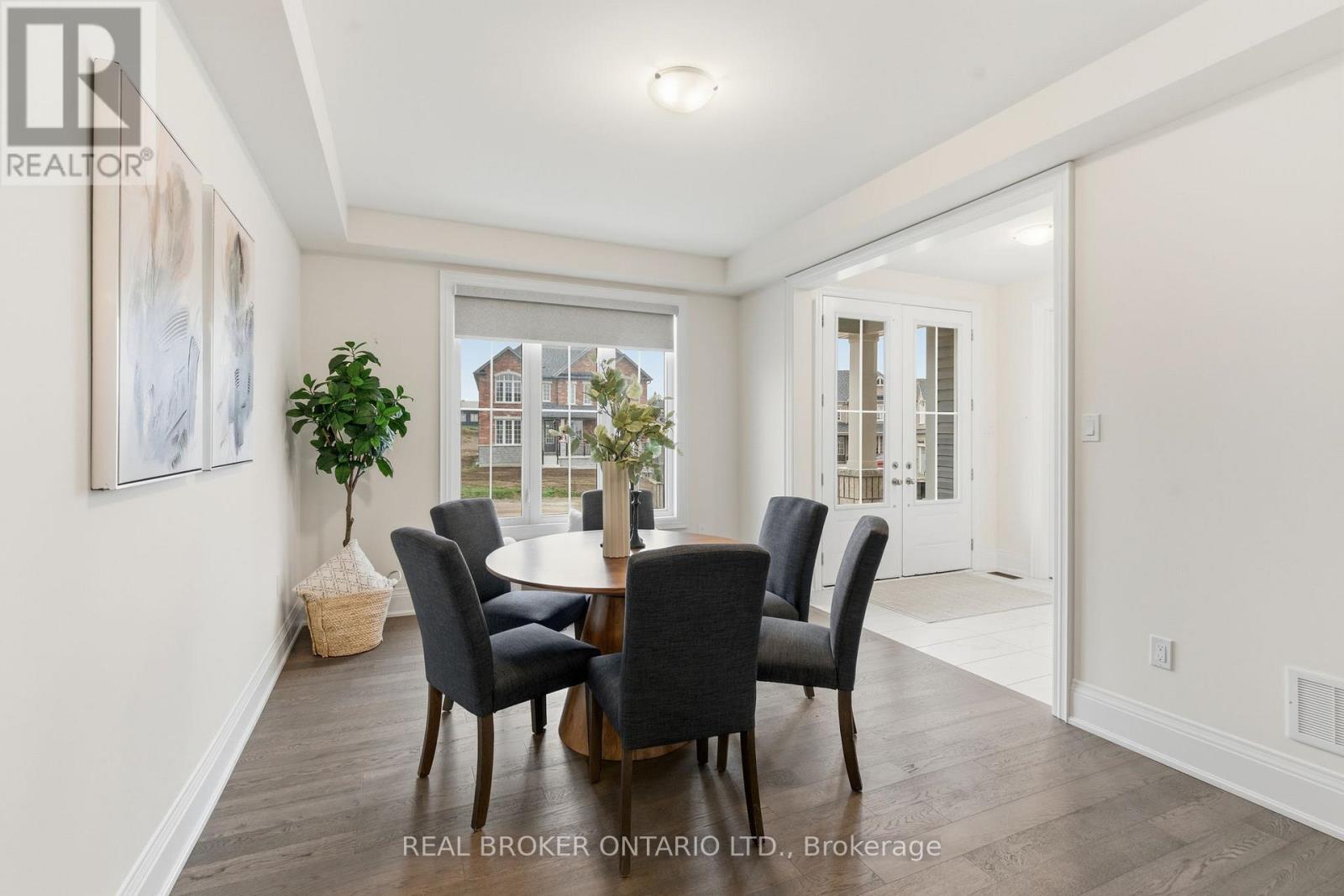26 Autumn Frost Road, Otonabee-South Monaghan, ON - Indoor Photo Showing Dining Room