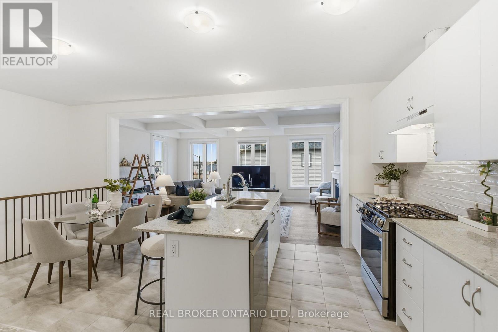 26 Autumn Frost Road, Otonabee-South Monaghan, ON - Indoor Photo Showing Kitchen With Double Sink With Upgraded Kitchen