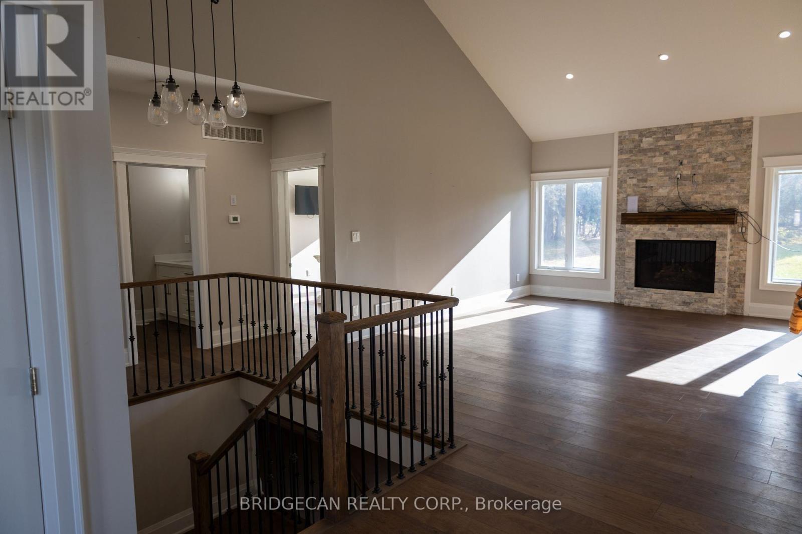 75 Robinson Road, Cambridge, ON - Indoor With Fireplace