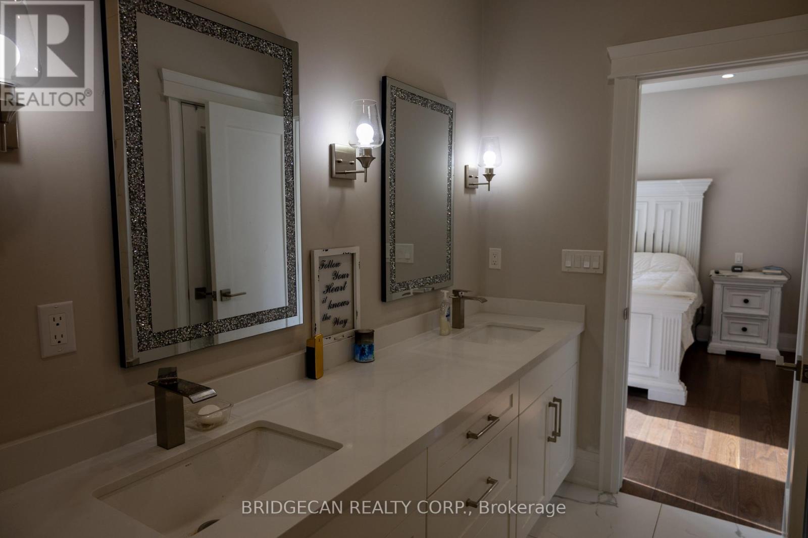 75 Robinson Road, Cambridge, ON - Indoor Photo Showing Bathroom