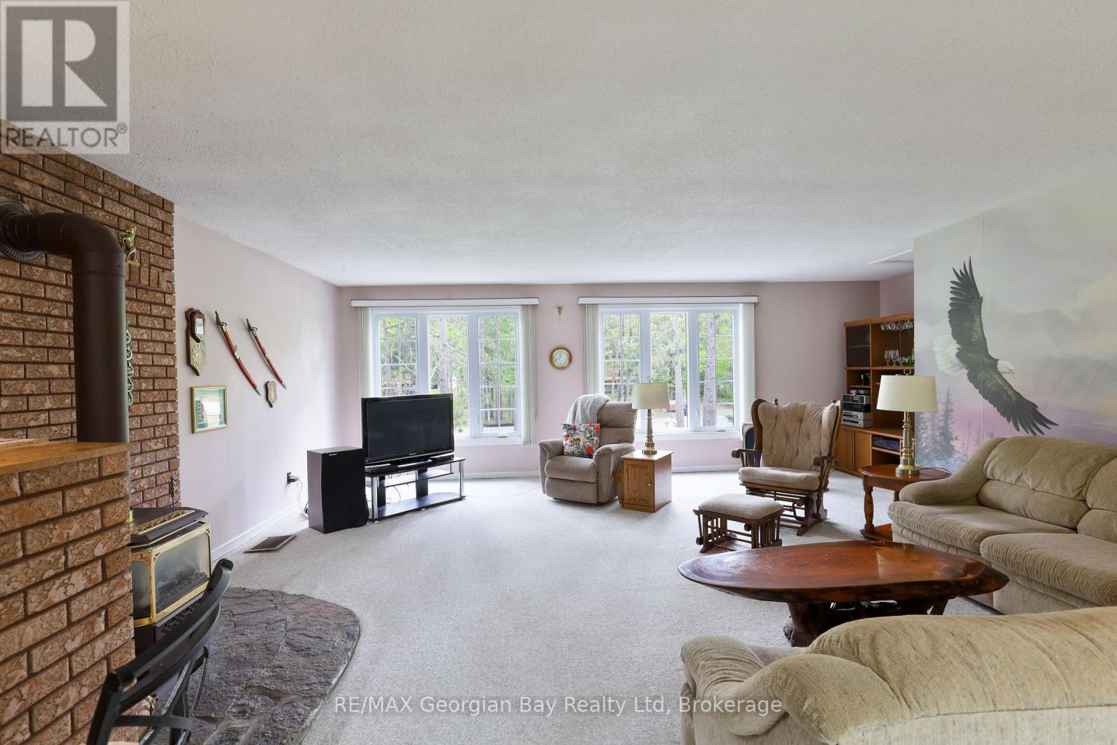 1 Lindale Avenue, Tiny, ON - Indoor Photo Showing Living Room With Fireplace