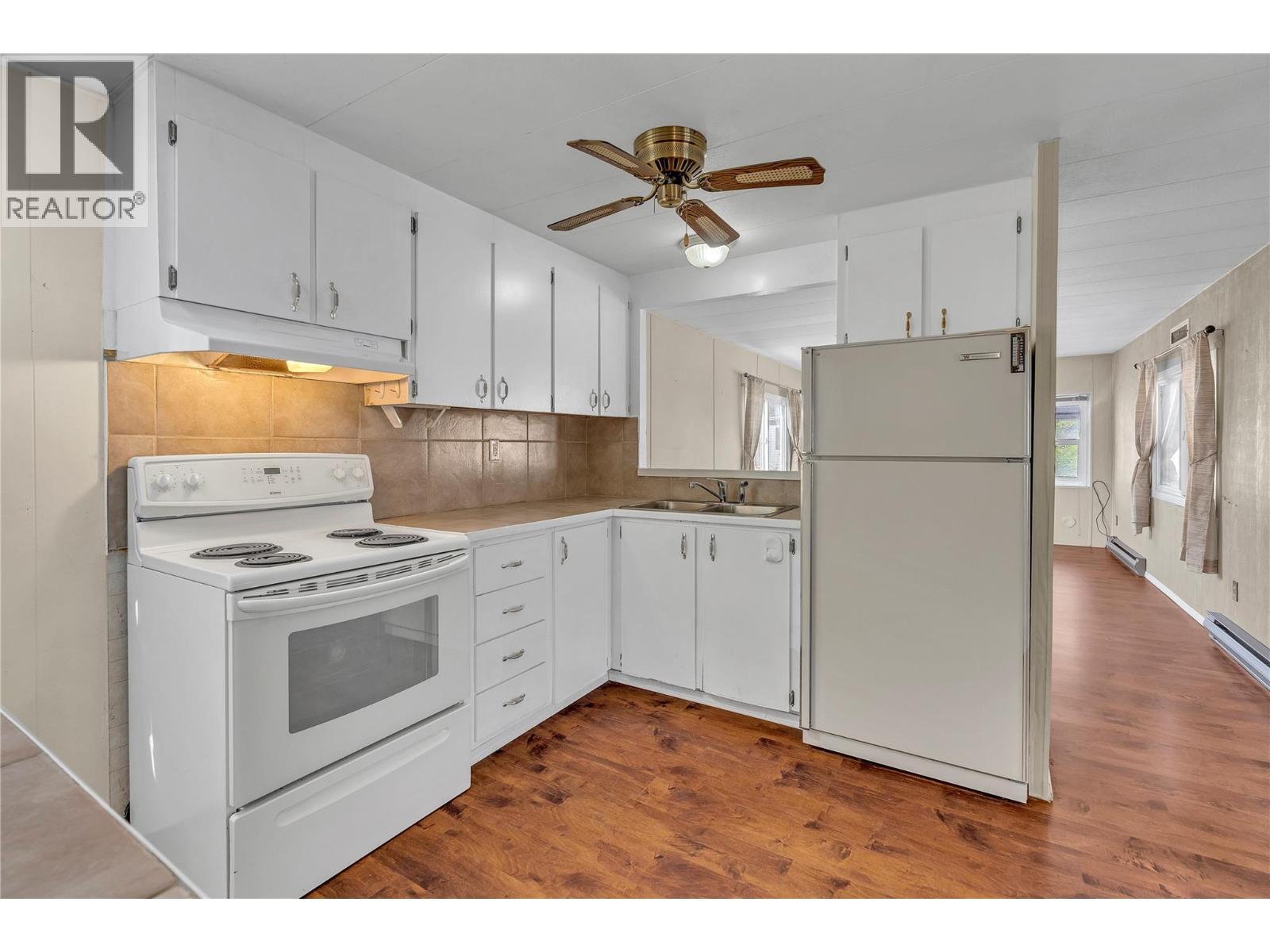 98 Okanagan Avenue E Unit# 101, Penticton, BC