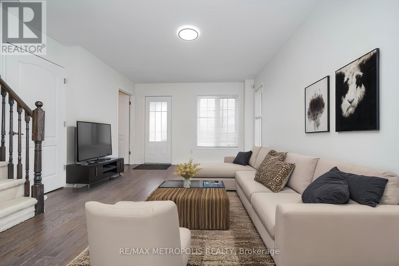 896 Audley Road N, Ajax, ON - Indoor Photo Showing Living Room