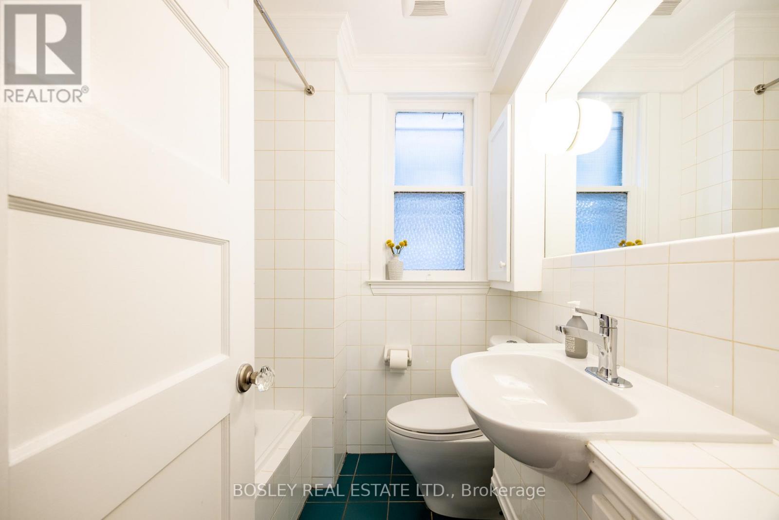 Unit 1 - 12 Coleridge Avenue, Toronto, ON - Indoor Photo Showing Bathroom