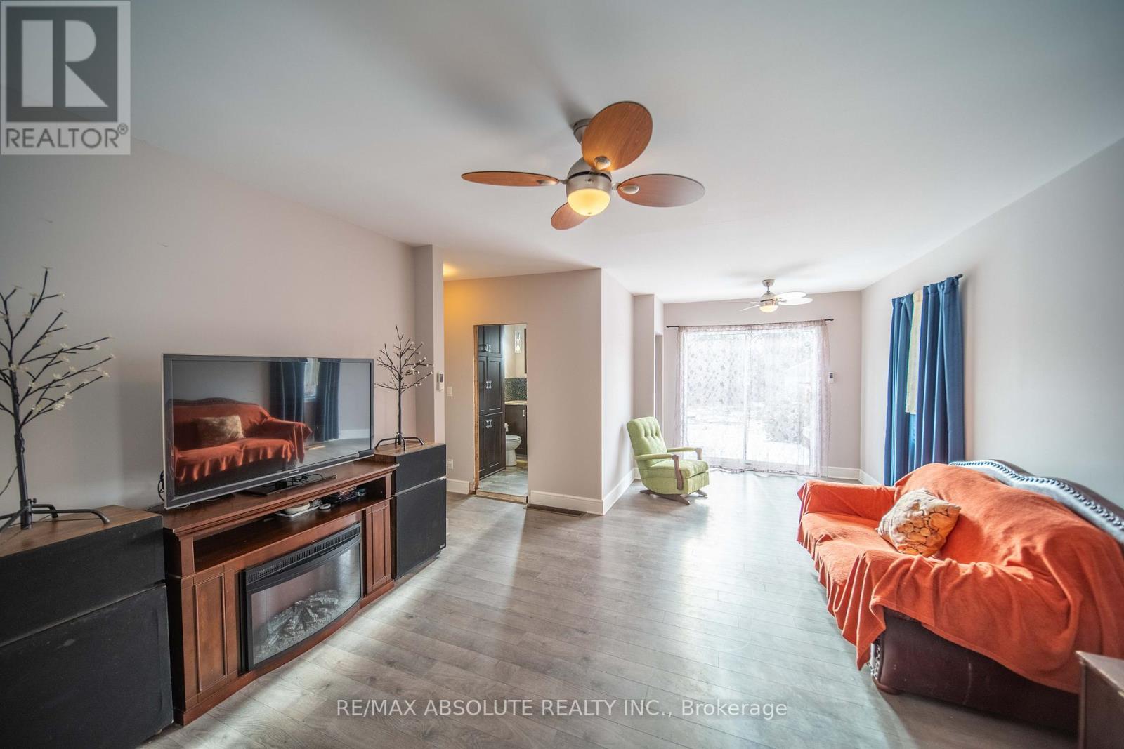 1923 Calypso Street, The Nation, ON - Indoor Photo Showing Living Room