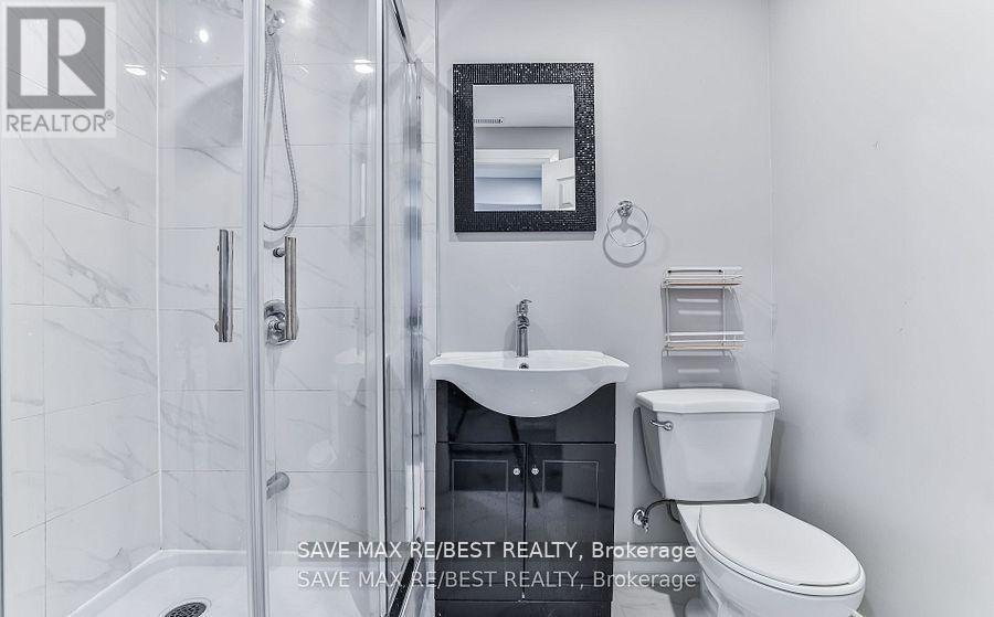 5141 Oakley Drive, Burlington, ON - Indoor Photo Showing Bathroom