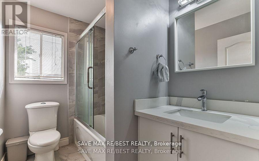 5141 Oakley Drive, Burlington, ON - Indoor Photo Showing Bathroom