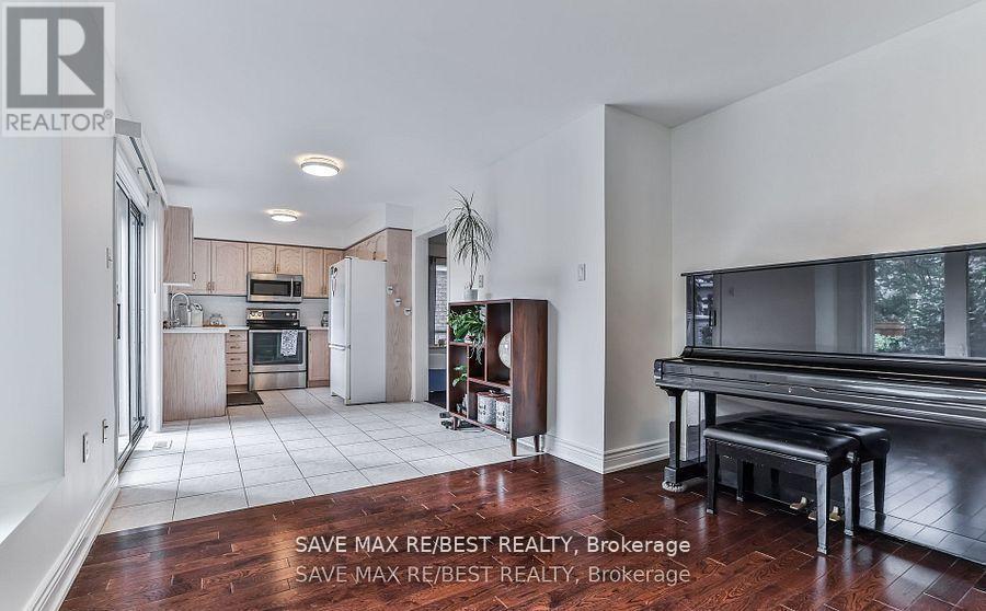 5141 Oakley Drive, Burlington, ON - Indoor Photo Showing Other Room