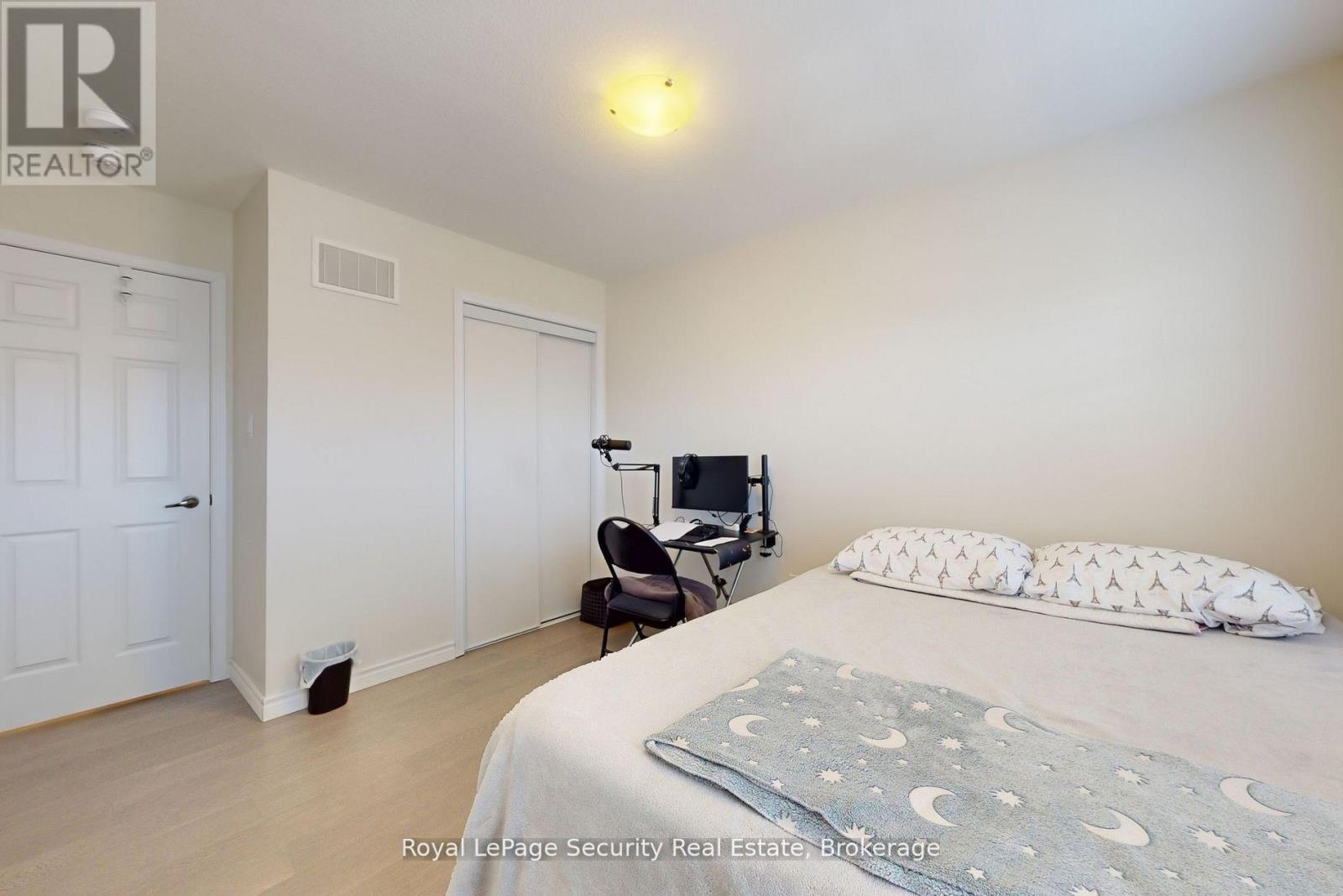 55 Golden Springs Drive, Brampton, ON - Indoor Photo Showing Bedroom