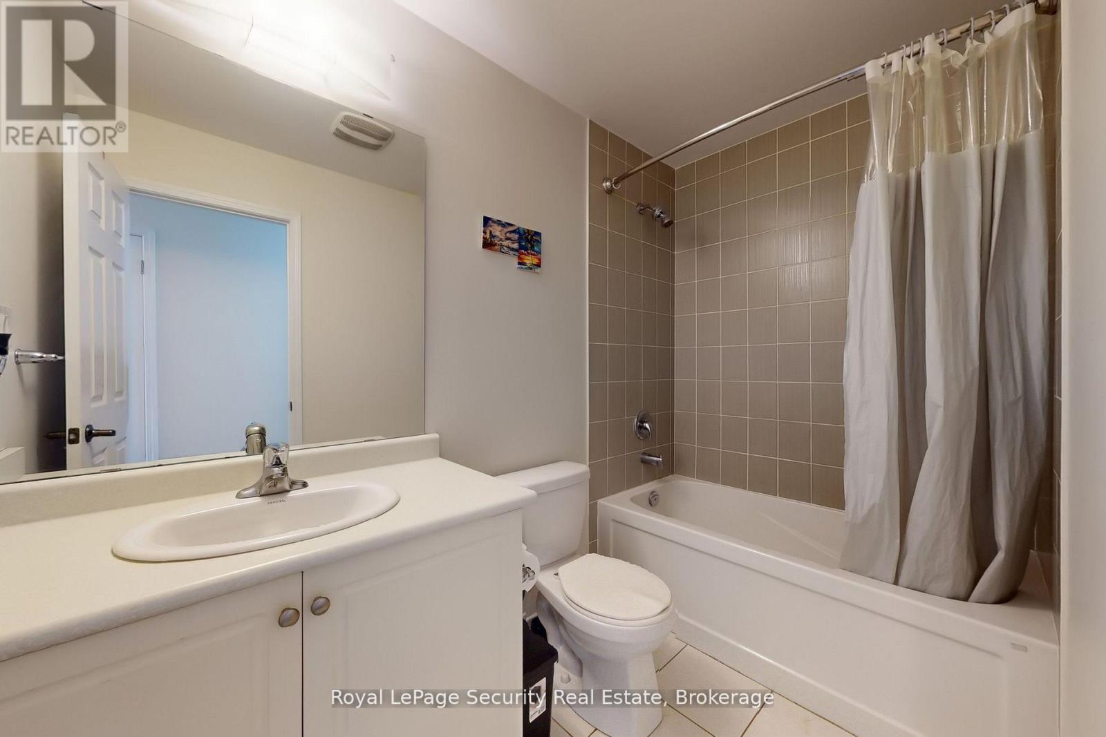 main bathroom on 3rd level - 55 Golden Springs Drive, Brampton, ON - Indoor Photo Showing Bathroom
