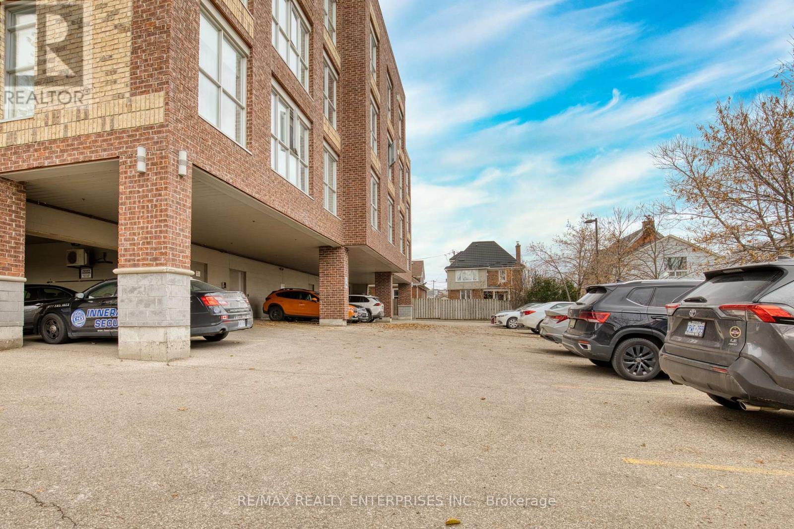 403 - 36 Regina Street N, Waterloo, ON - Outdoor