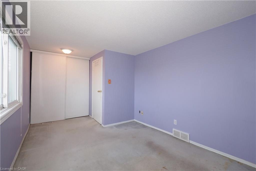 255 Northlake Drive Unit# 27, Waterloo, ON - Indoor Photo Showing Other Room