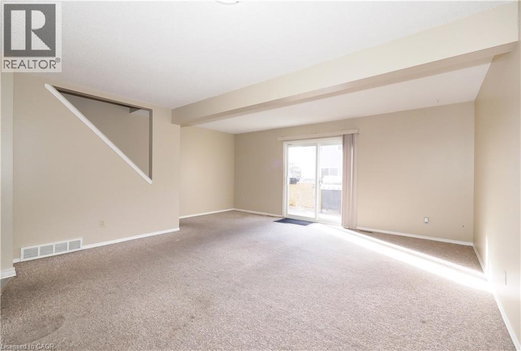 255 Northlake Drive Unit# 27, Waterloo, ON - Indoor Photo Showing Other Room