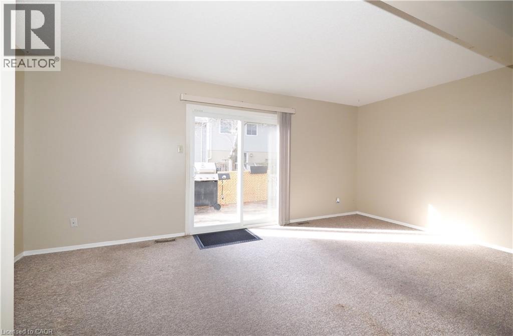 255 Northlake Drive Unit# 27, Waterloo, ON - Indoor Photo Showing Other Room