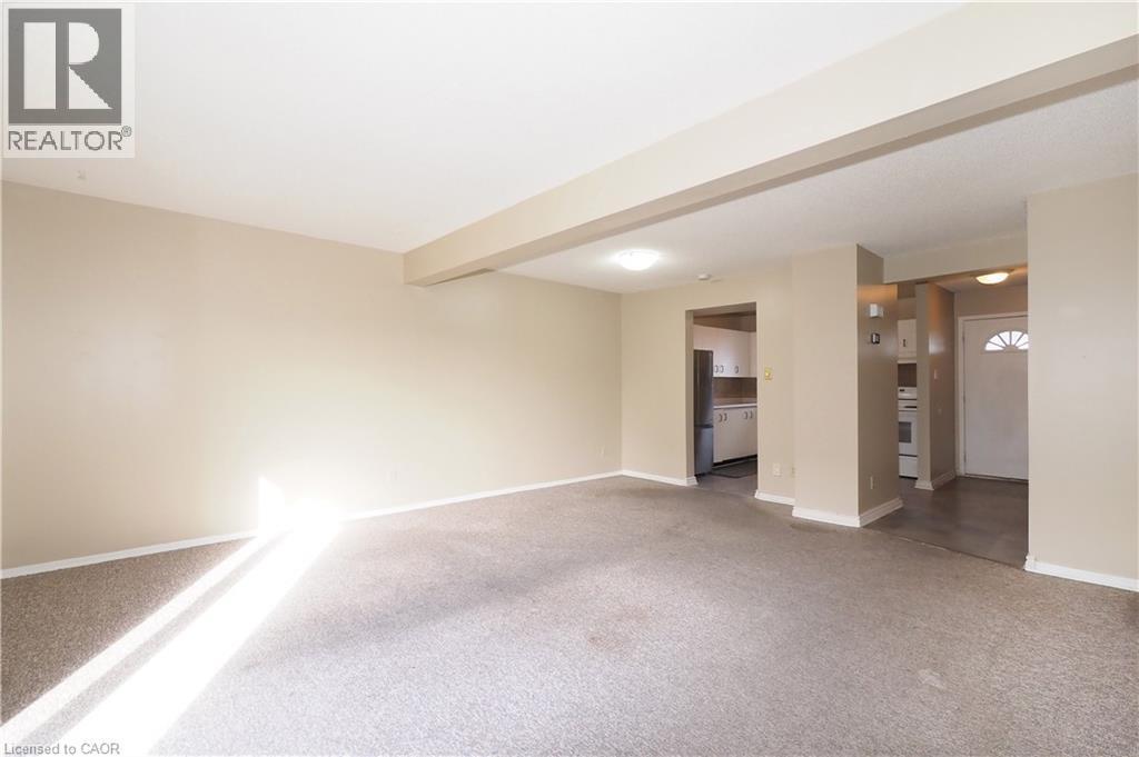 255 Northlake Drive Unit# 27, Waterloo, ON - Indoor Photo Showing Other Room