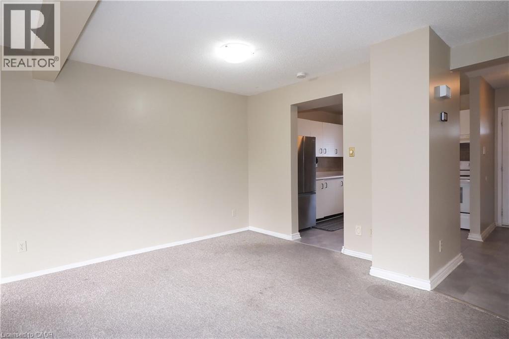 255 Northlake Drive Unit# 27, Waterloo, ON - Indoor Photo Showing Other Room