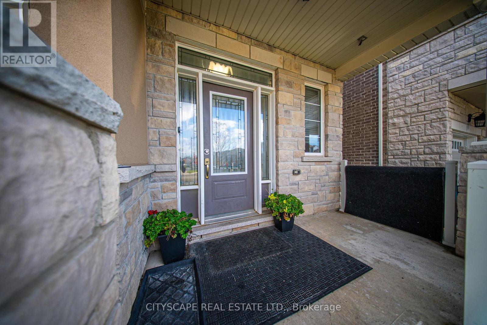 28 Celano Drive, Hamilton, ON - Outdoor With Deck Patio Veranda