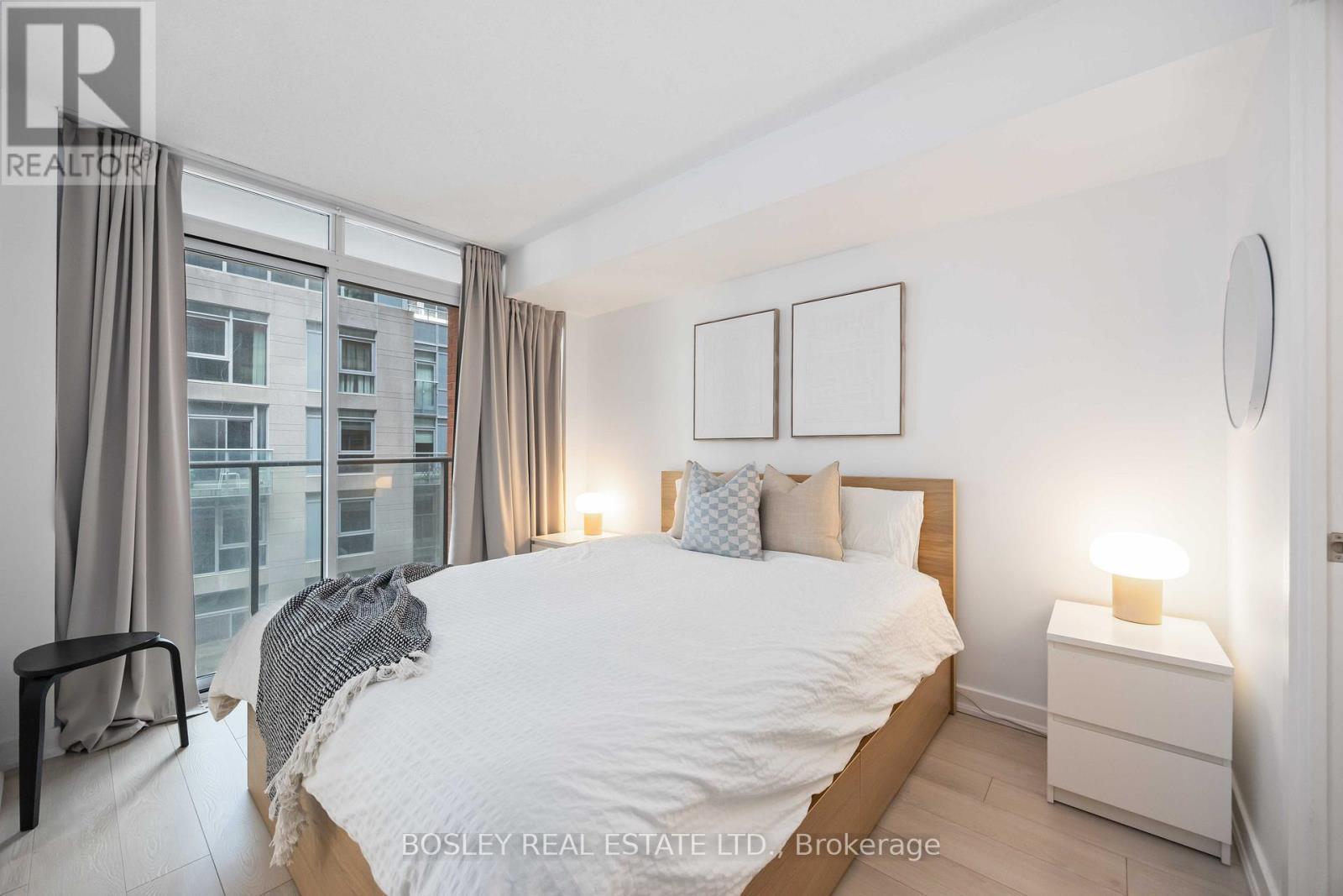 512 - 21 Nelson Street, Toronto, ON - Indoor Photo Showing Bedroom