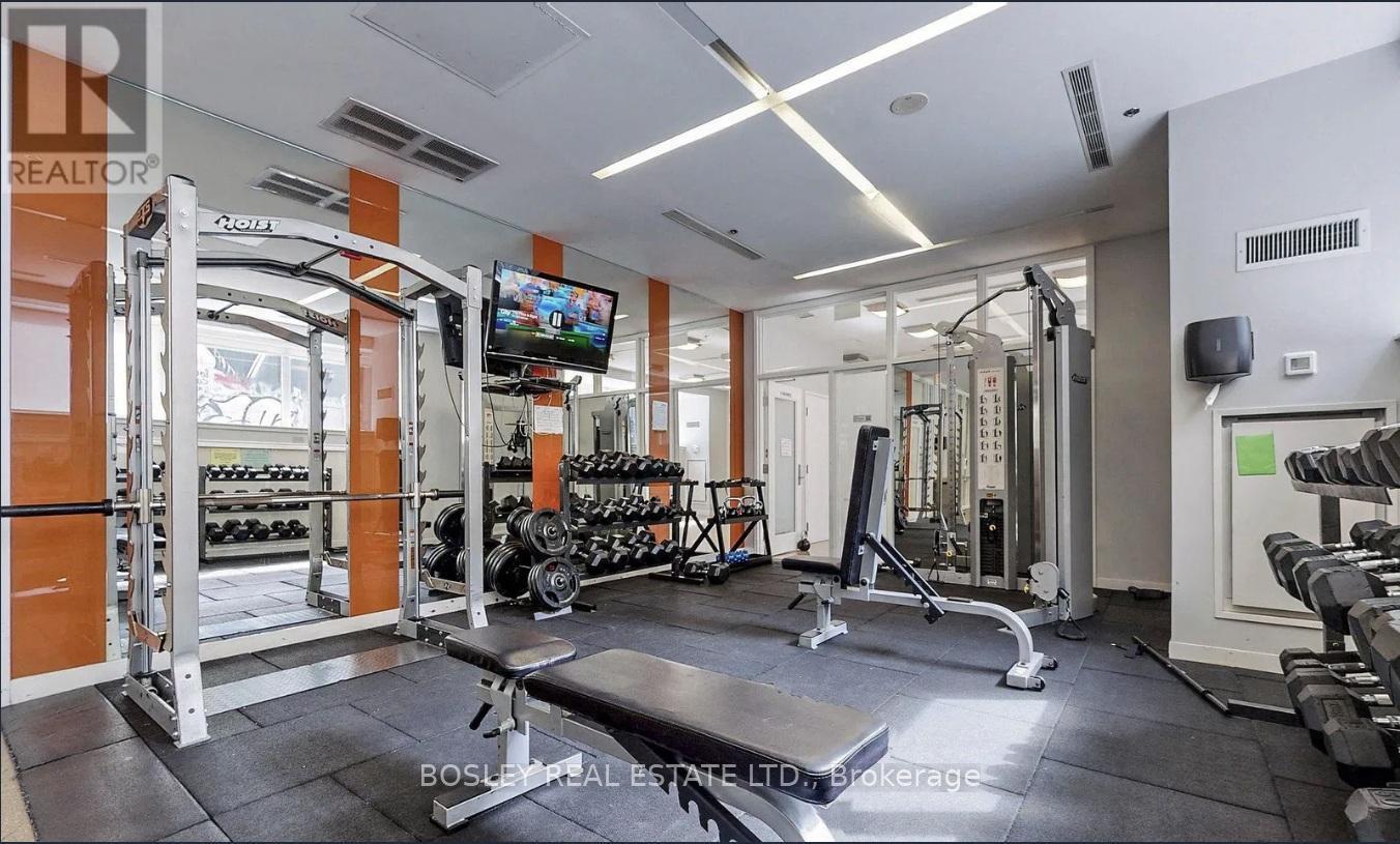 512 - 21 Nelson Street, Toronto, ON - Indoor Photo Showing Gym Room