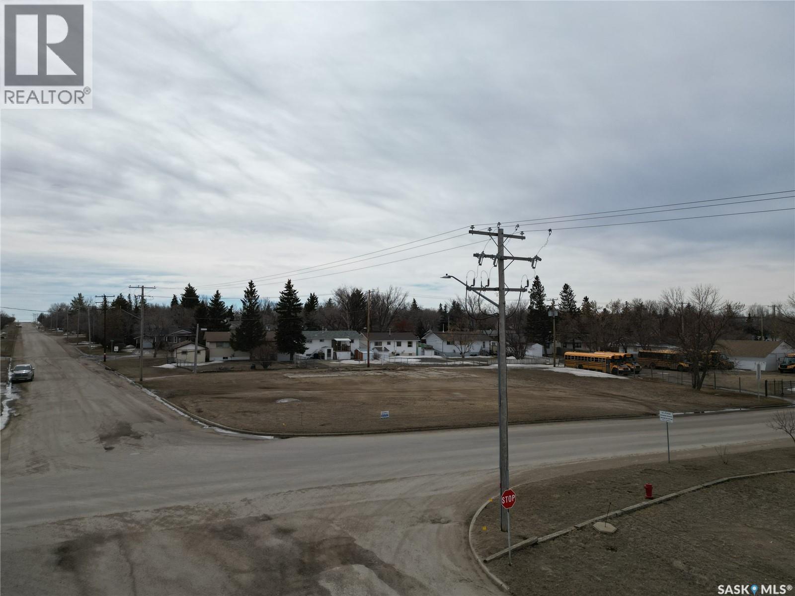 512 1St Avenue E, Assiniboia, SK