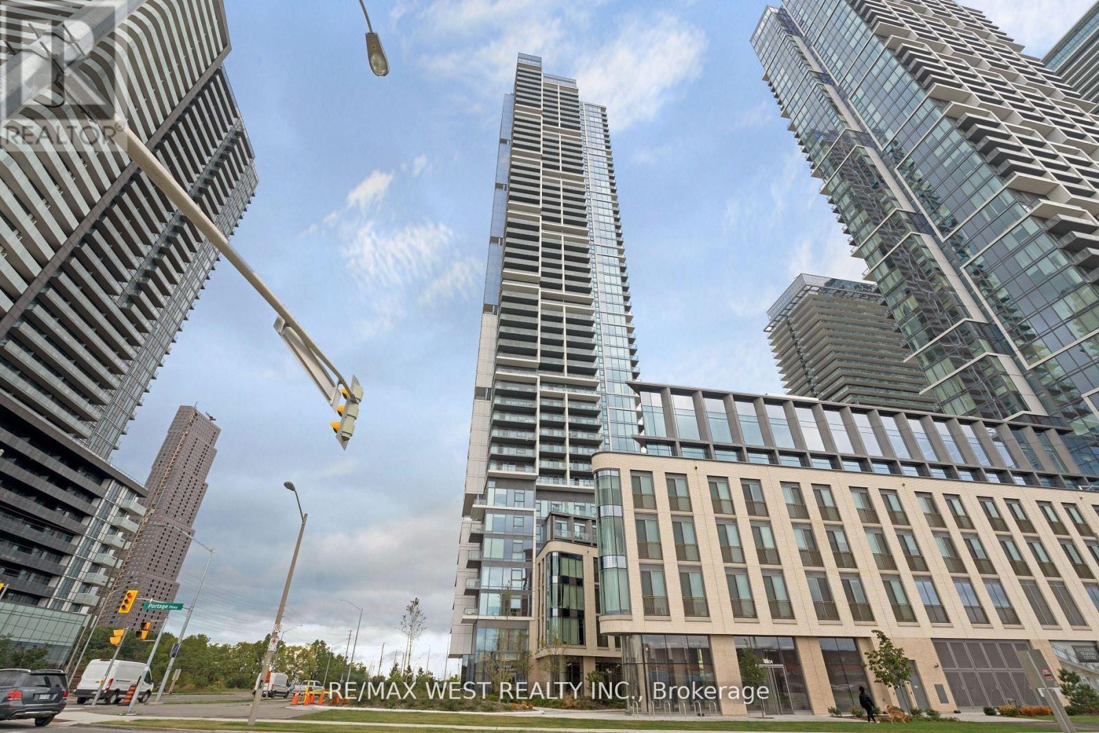 2203 - 7890 Jane Street, Vaughan, ON - Outdoor With Facade