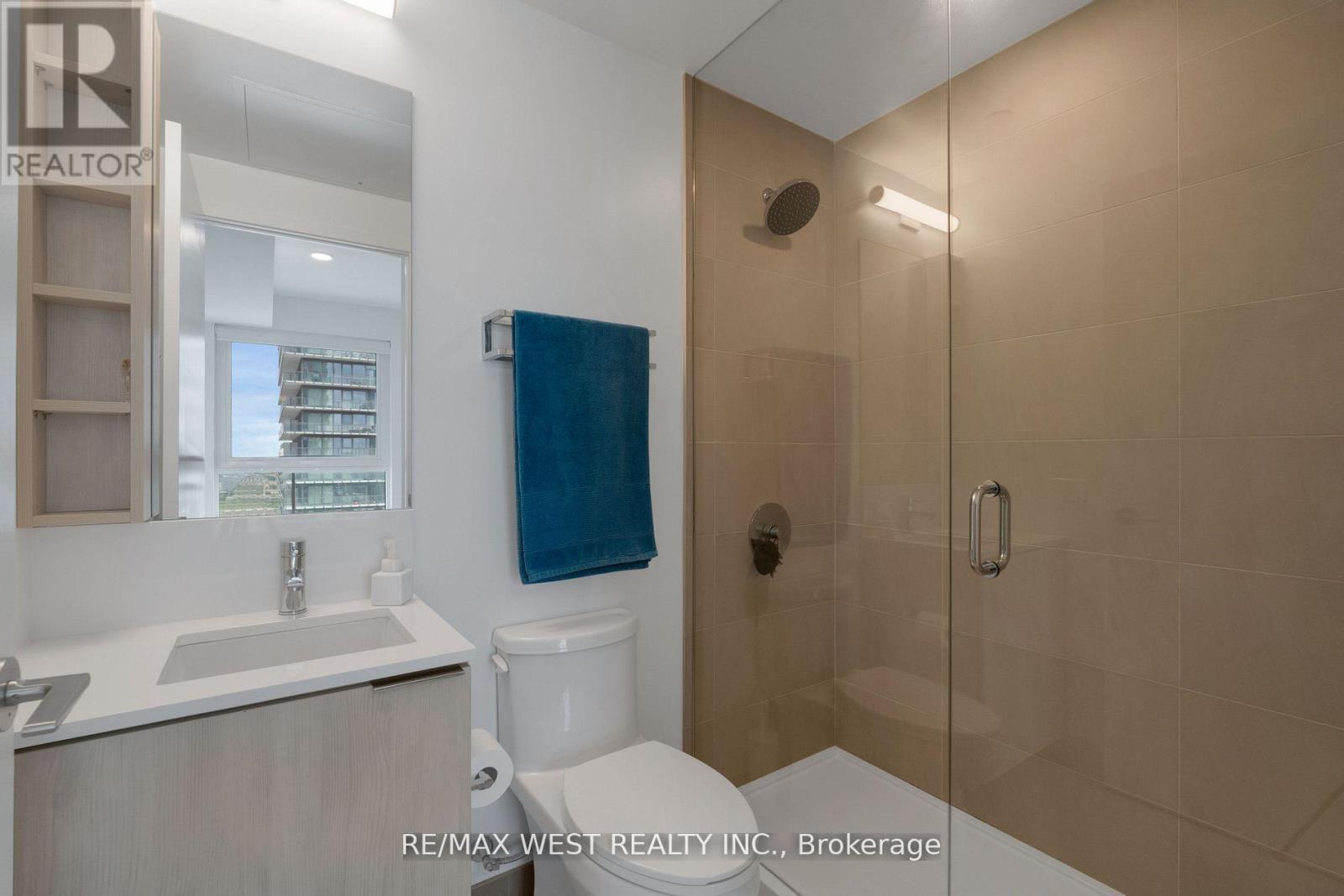 2203 - 7890 Jane Street, Vaughan, ON - Indoor Photo Showing Bathroom