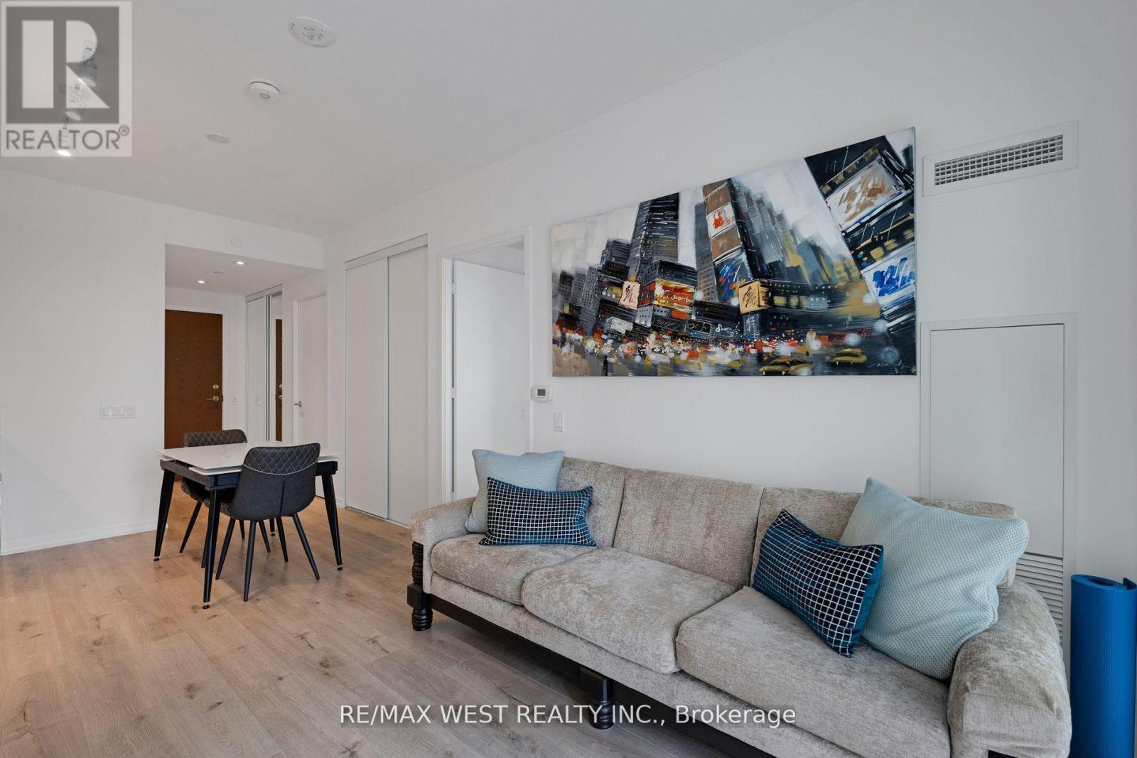 2203 - 7890 Jane Street, Vaughan, ON - Indoor Photo Showing Living Room
