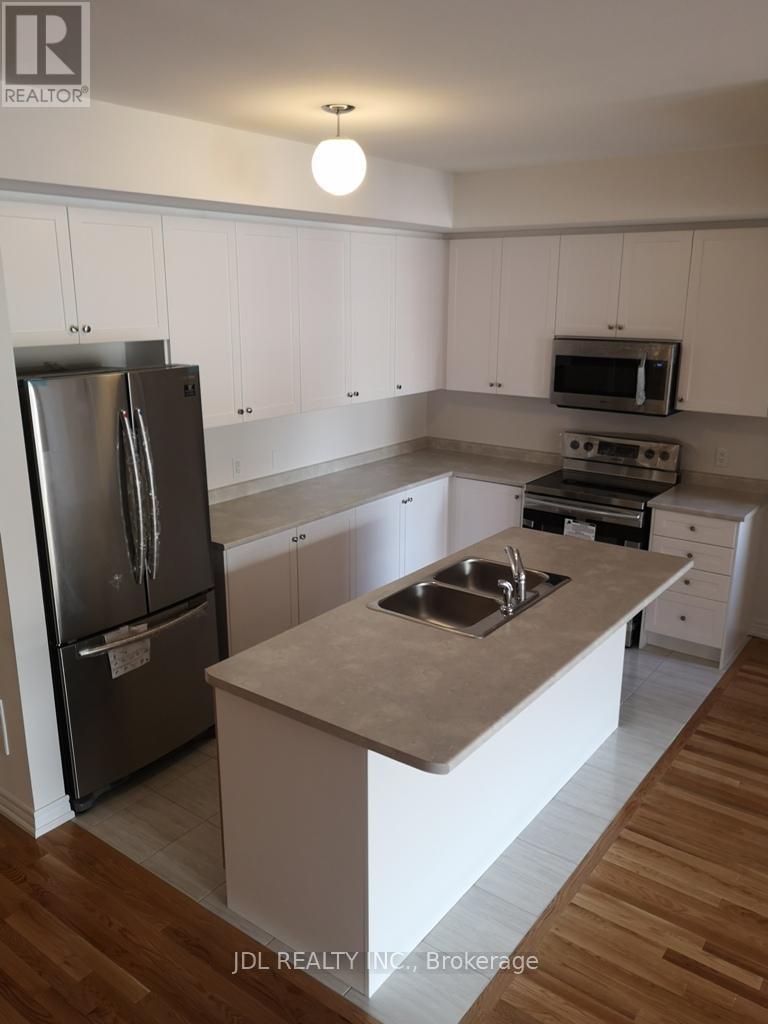 35 Jaffna Lane, Markham, ON - Indoor Photo Showing Kitchen With Double Sink