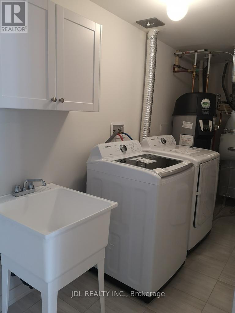 35 Jaffna Lane, Markham, ON - Indoor Photo Showing Laundry Room
