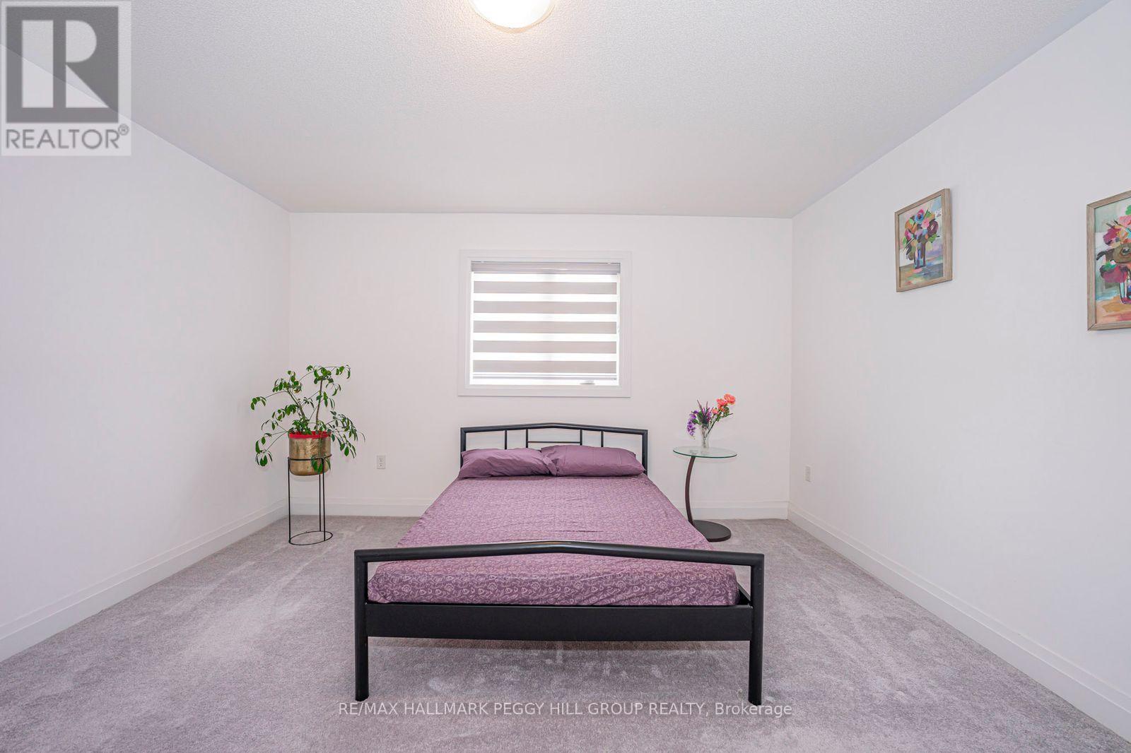 42 Alaskan Heights, Barrie, ON - Indoor Photo Showing Bedroom