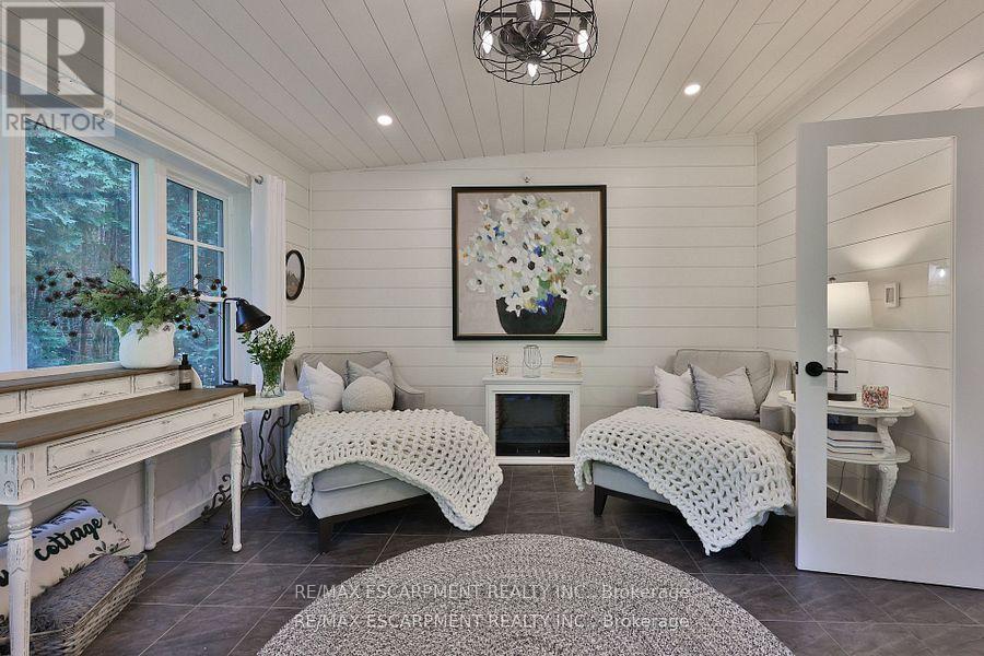 3555 Kingbird Court, Mississauga, ON - Indoor Photo Showing Bedroom