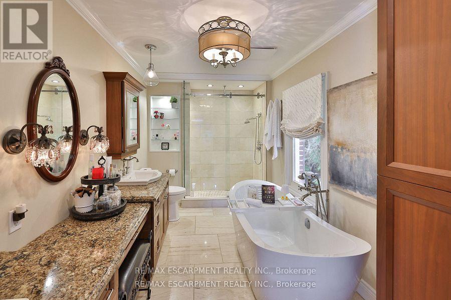 3555 Kingbird Court, Mississauga, ON - Indoor Photo Showing Bathroom