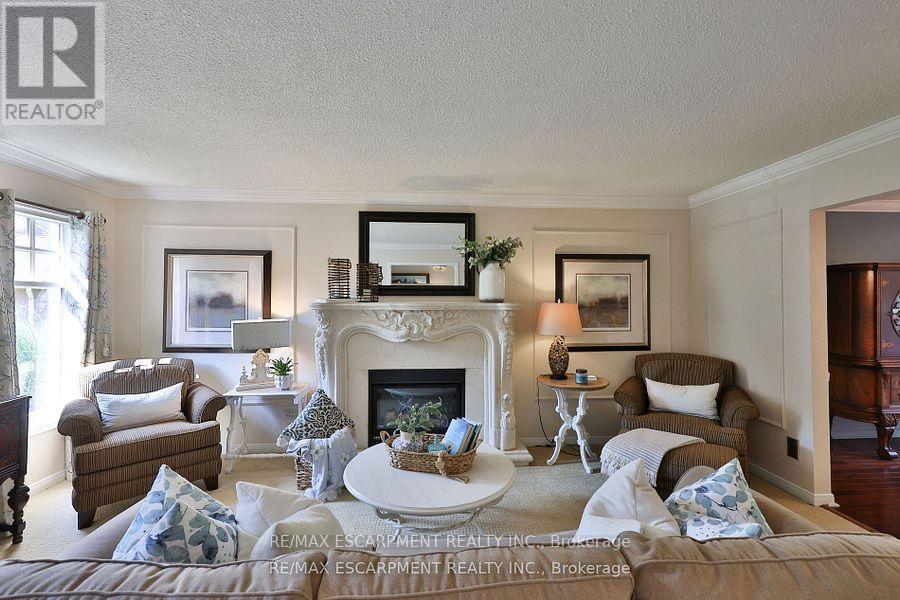 3555 Kingbird Court, Mississauga, ON - Indoor Photo Showing Living Room With Fireplace