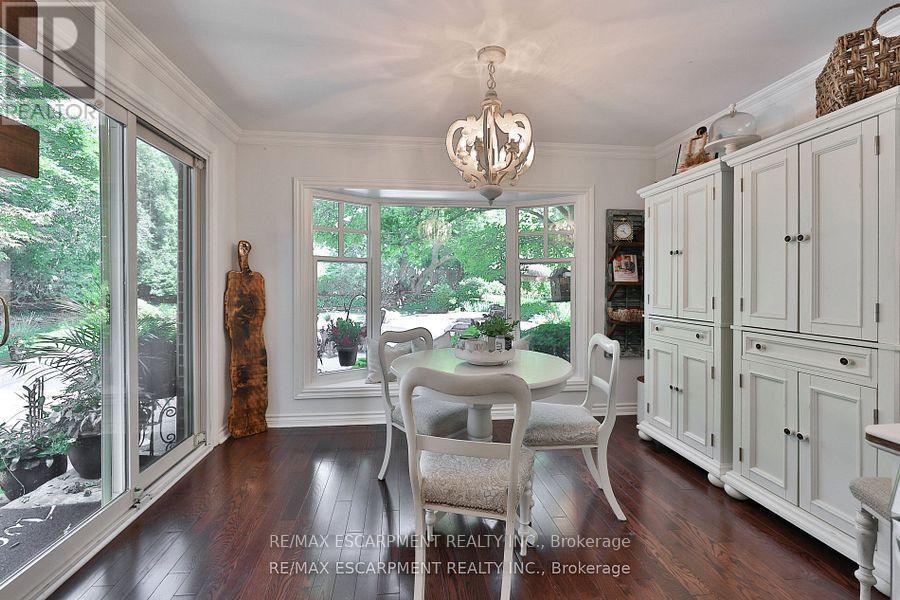 3555 Kingbird Court, Mississauga, ON - Indoor Photo Showing Dining Room
