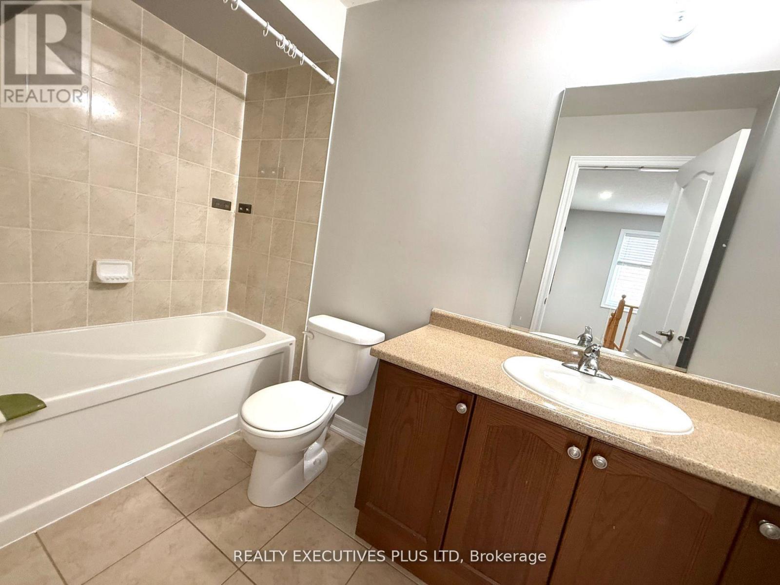 Upper - 88 Banbridge Crescent, Brampton, ON - Indoor Photo Showing Bathroom