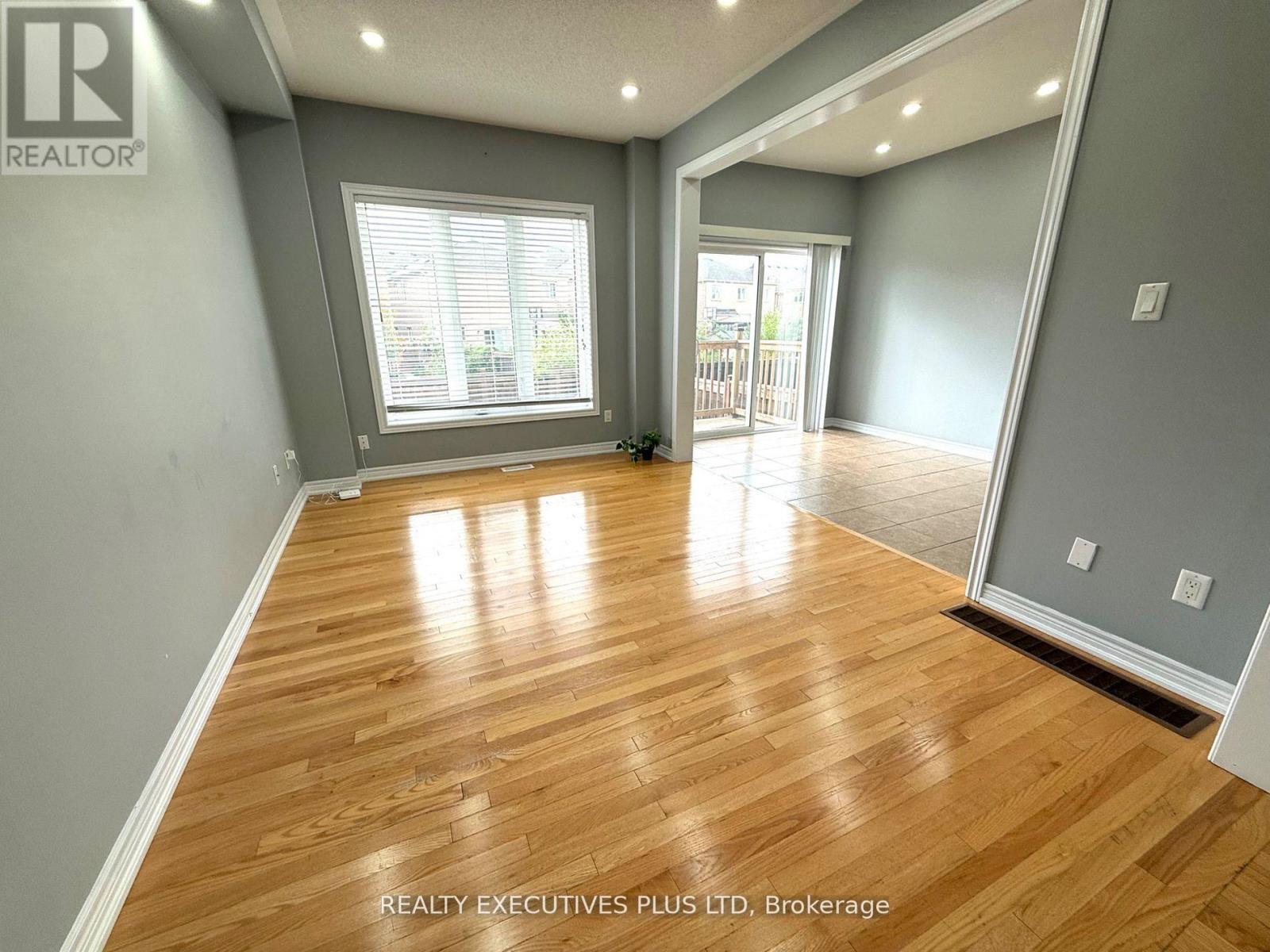 Upper - 88 Banbridge Crescent, Brampton, ON - Indoor Photo Showing Other Room