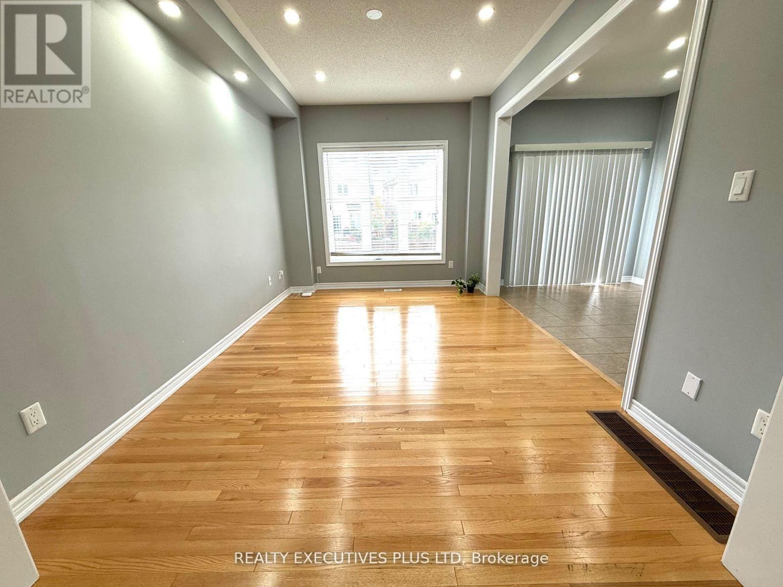 Upper - 88 Banbridge Crescent, Brampton, ON - Indoor Photo Showing Other Room