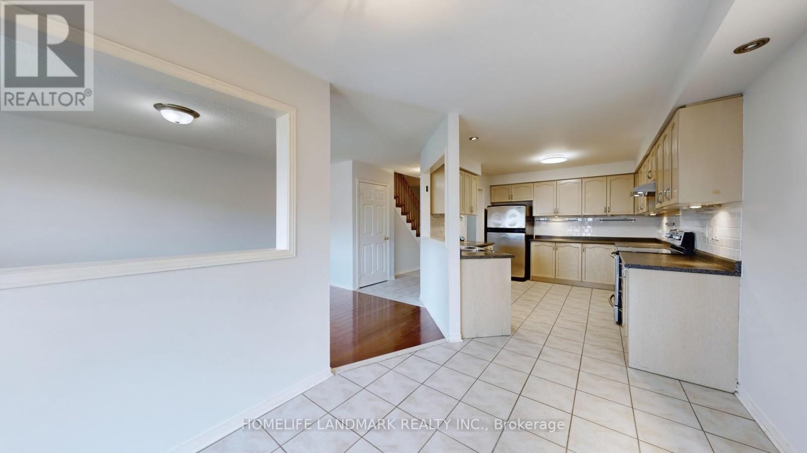 60 Cariglia Trail, Markham, ON - Indoor Photo Showing Kitchen