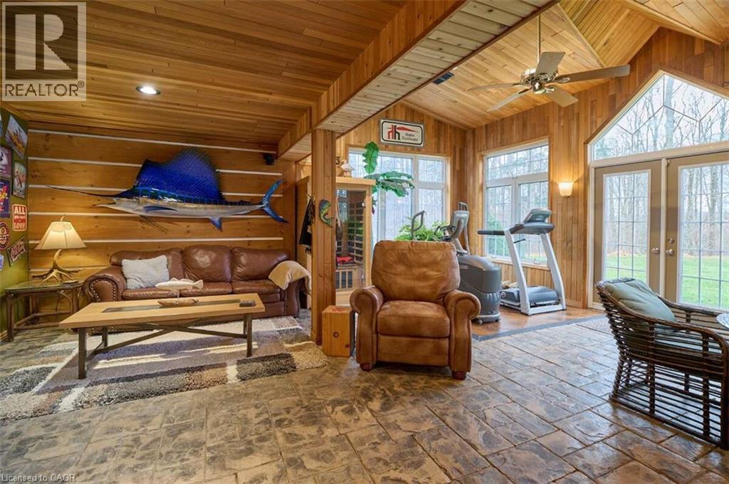 1078 Berlett'S Road, St. Agatha, ON - Indoor