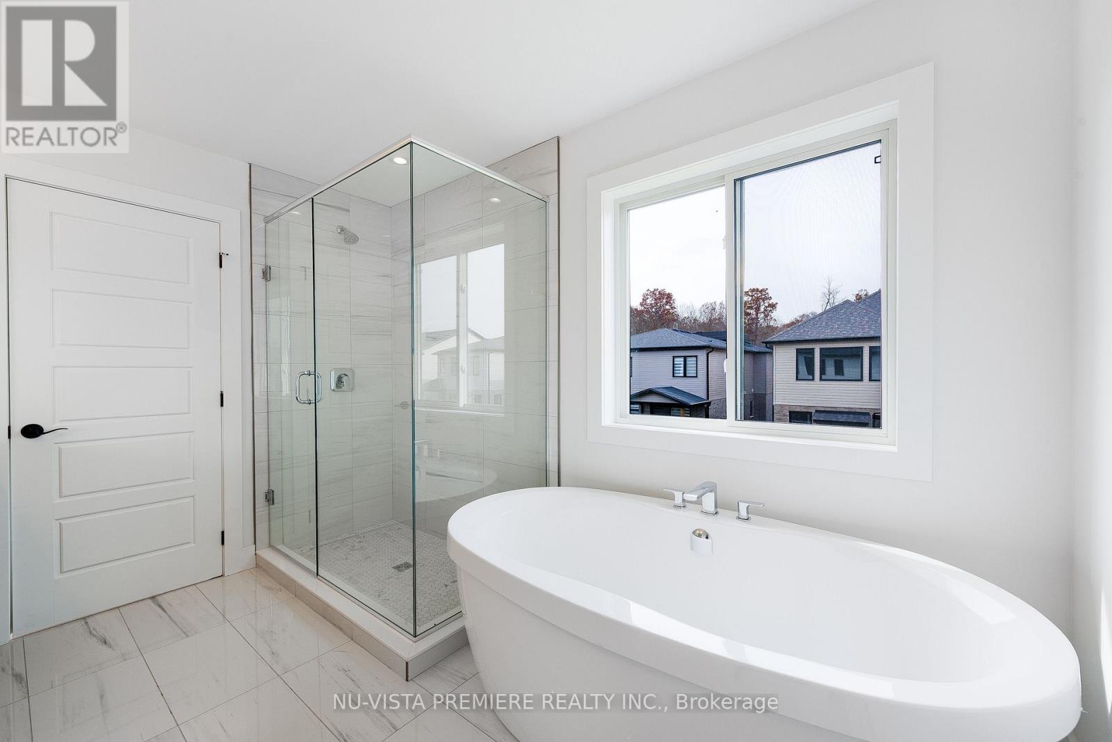 1689 Brayford Avenue, London South (South K), ON - Indoor Photo Showing Bathroom