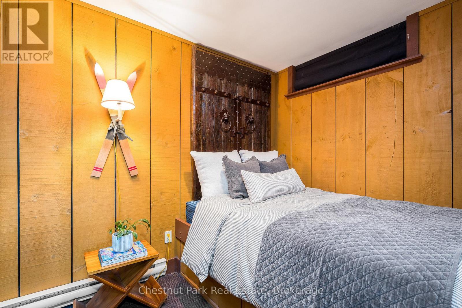 146 Chamonix Crescent, Blue Mountains, ON - Indoor Photo Showing Bedroom