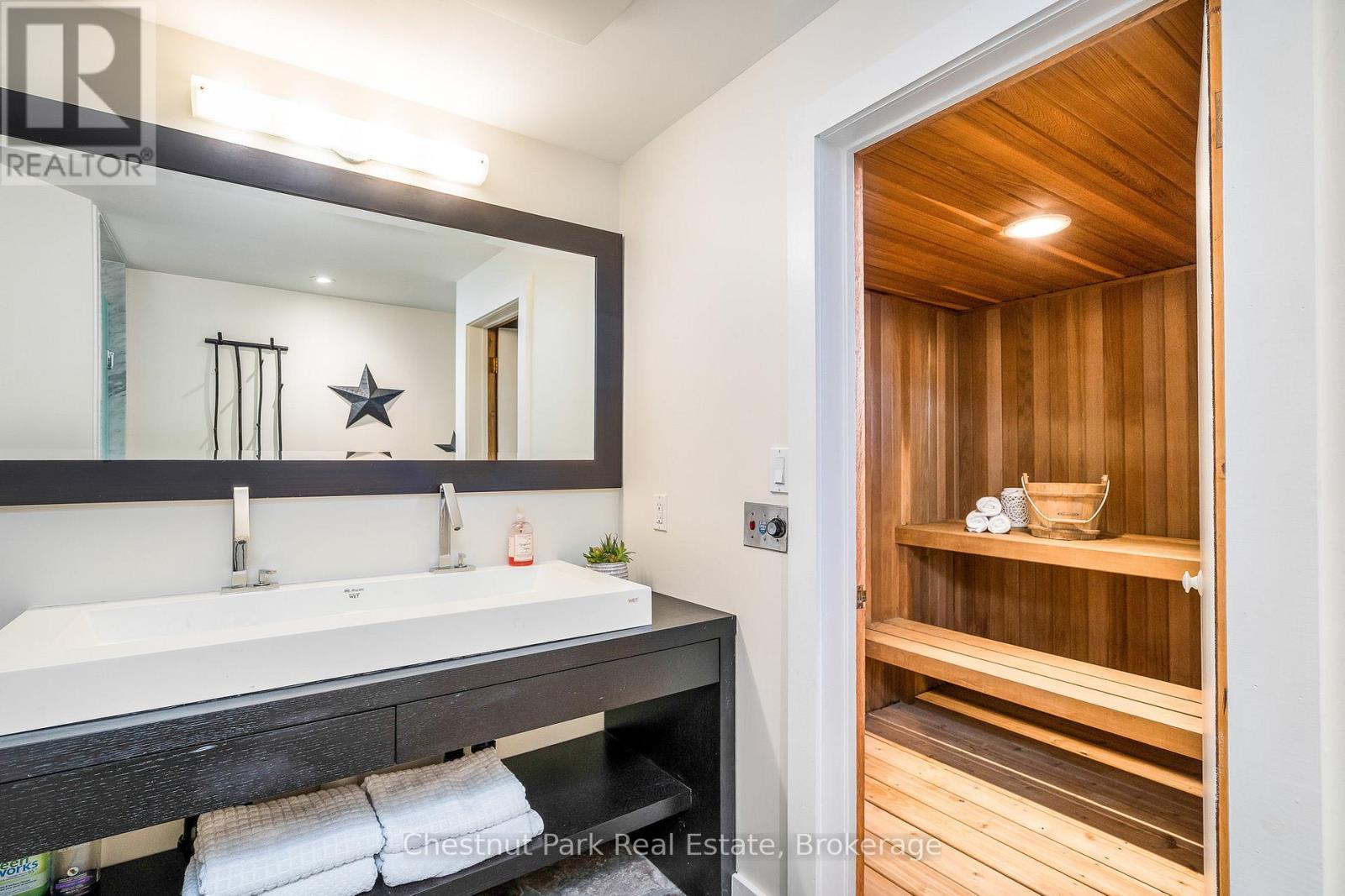 146 Chamonix Crescent, Blue Mountains, ON - Indoor Photo Showing Bathroom