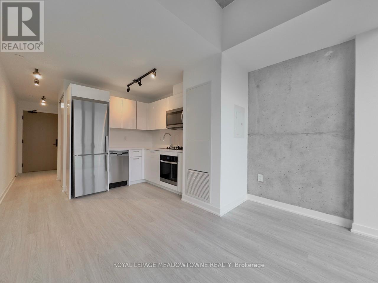 1707 - 195 Mccaul Street, Toronto, ON - Indoor Photo Showing Kitchen