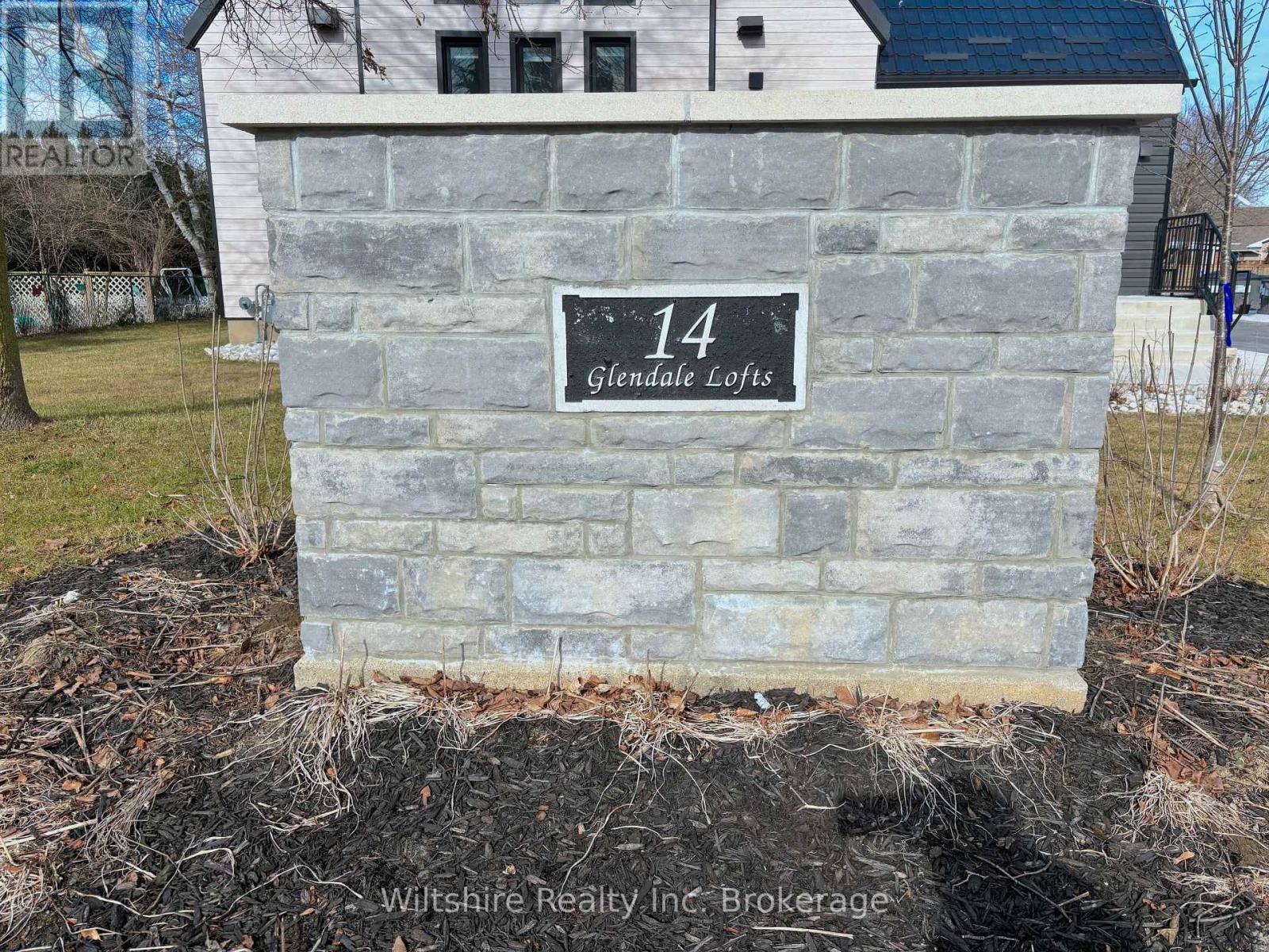 4 - 14 Glendale Drive, Tillsonburg, ON - Outdoor