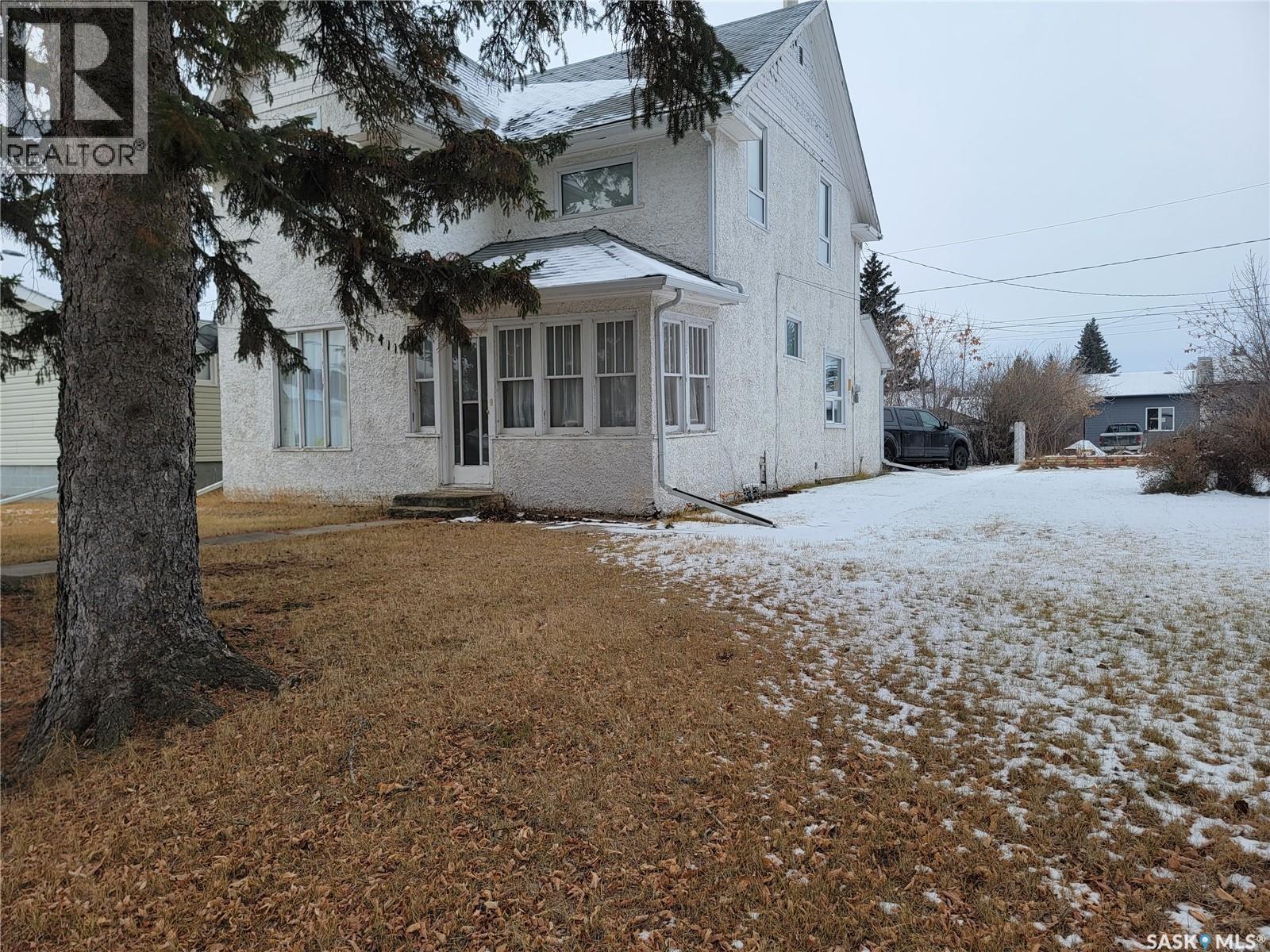 411 1St Street W, Wilkie, SK - Outdoor