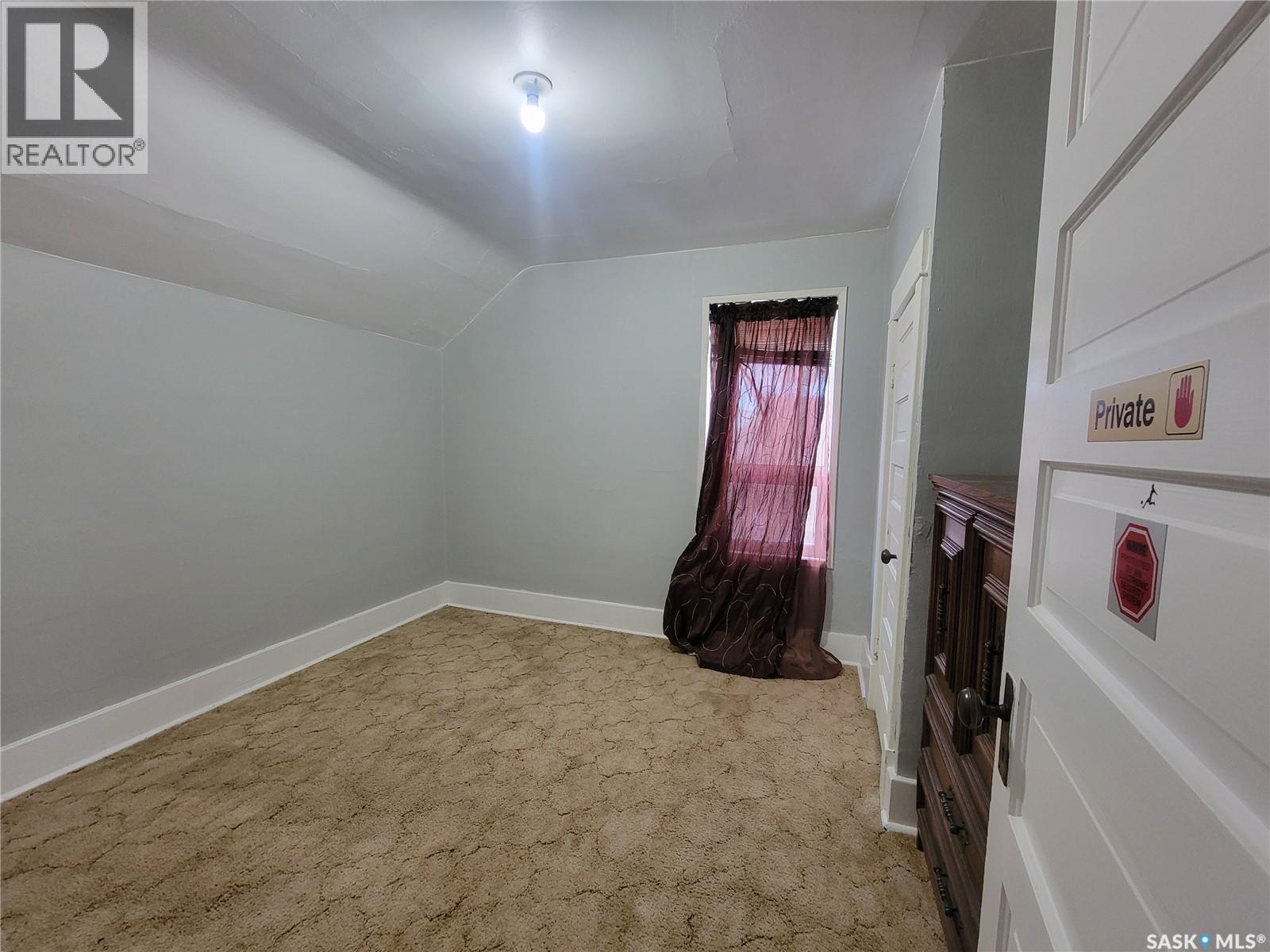 411 1St Street W, Wilkie, SK - Indoor