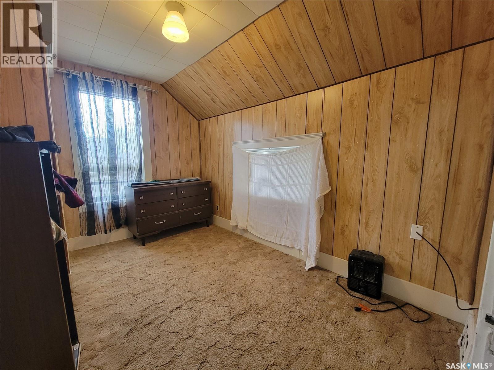 411 1St Street W, Wilkie, SK - Indoor